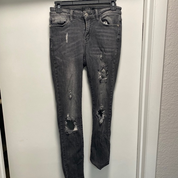 Judy Blue Jeans - Picture 1 of 3